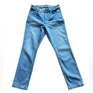 L.L. Bean women's blue jeans denim size 10 straight leg high rise 69% cotton